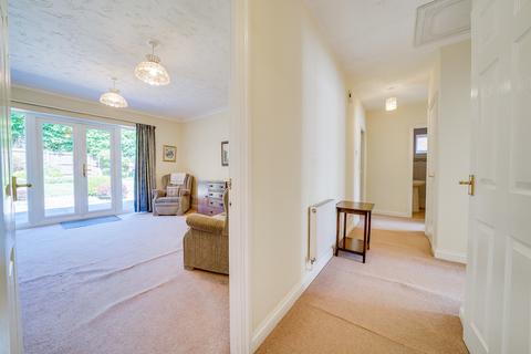 14 Corvus Close, Royston, SG8 7XS