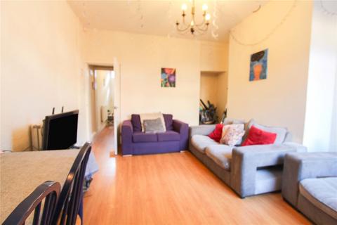 3 bedroom terraced house to rent, Wincombe Street, Manchester, M14