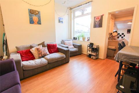 3 bedroom terraced house to rent, Wincombe Street, Manchester, M14