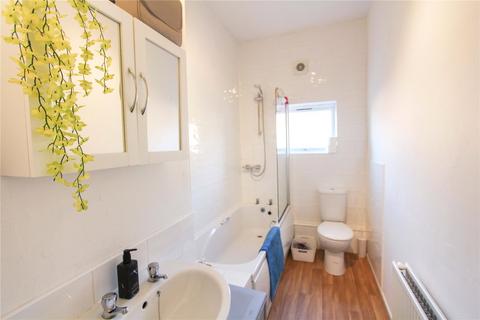 3 bedroom terraced house to rent, Wincombe Street, Manchester, M14
