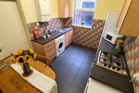 3 bedroom terraced house to rent, Braemar Road, Manchester, M14