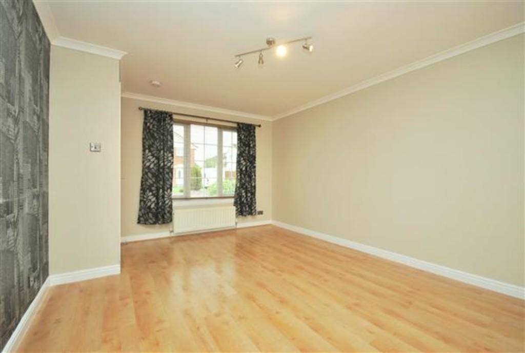 Crofters Gate, East Whitburn 2 bed semidetached house £875 pcm (£202 pw)