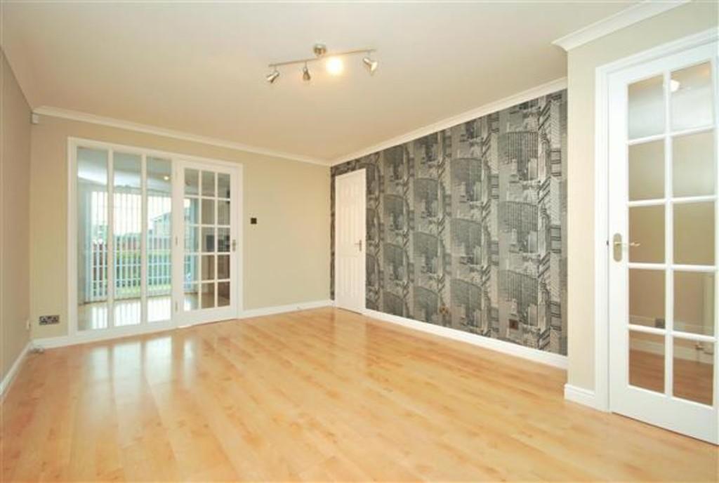 Crofters Gate, East Whitburn 2 bed semidetached house £875 pcm (£202 pw)