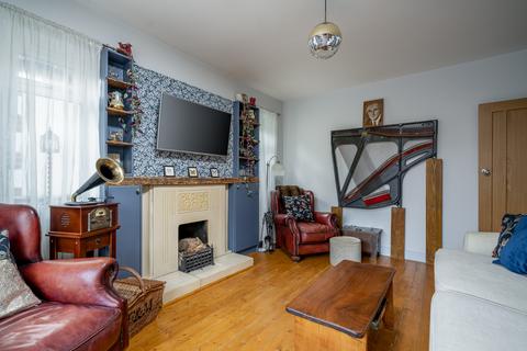 36 Randalls Road, Leatherhead, KT22 0AD