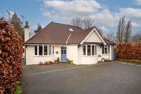 36 Randalls Road, Leatherhead, KT22 0AD