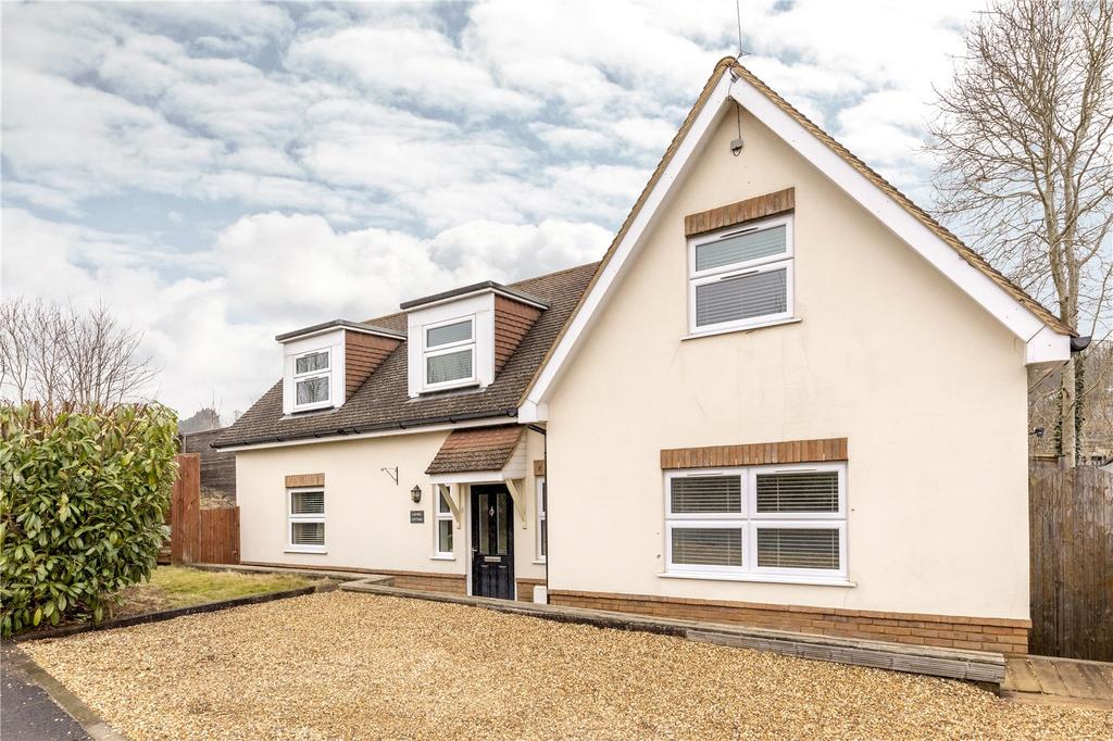 Bank Mill, Berkhamsted, Hertfordshire, HP4 3 bed detached house £1,900 pcm (£438 pw)