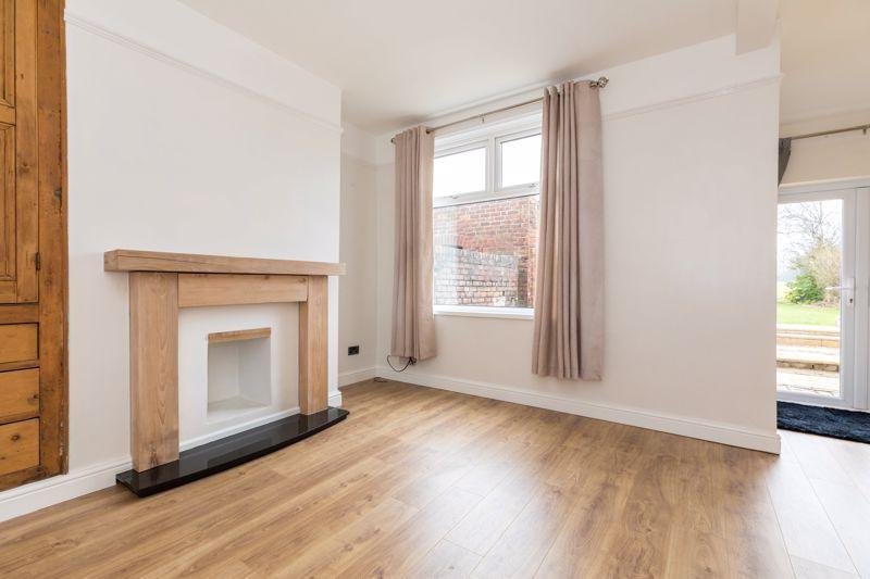 Square Lane, Burscough, L40 7RQ 2 bed semidetached house £825 pcm (£