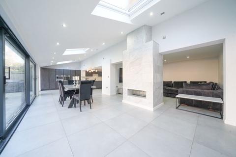9 Kingsleigh Croft, Sutton Coldfield, B75 5TL