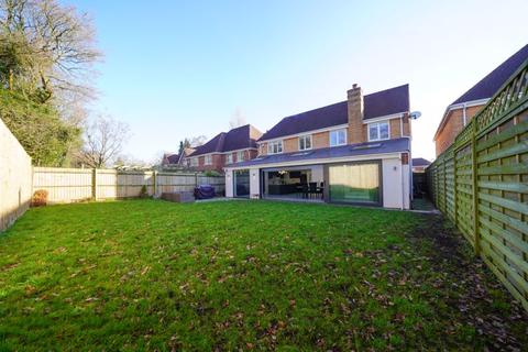 9 Kingsleigh Croft, Sutton Coldfield, B75 5TL