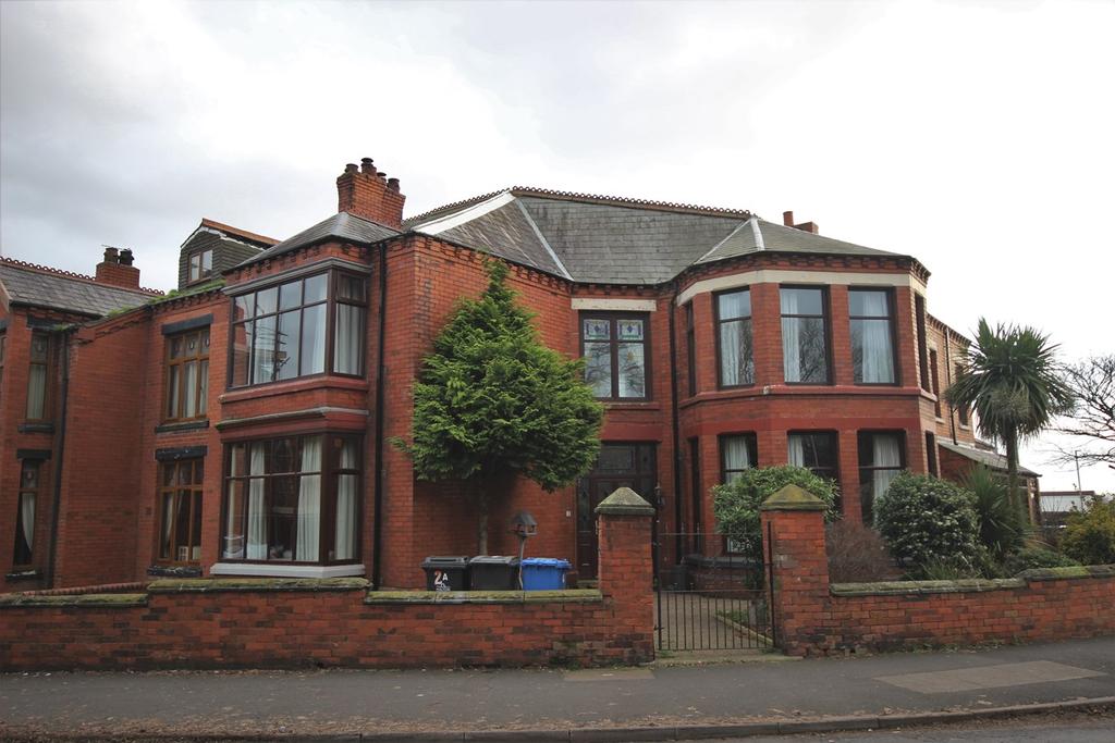 Fairfield Road, Widnes, WA8 5 bed semidetached house for sale £400,000