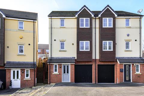 18 Crosstrees, Royal Wootton Bassett, Swindon, SN4 8FB