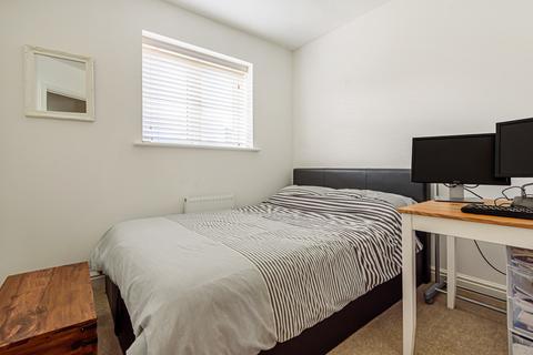 18 Crosstrees, Royal Wootton Bassett, Swindon, SN4 8FB