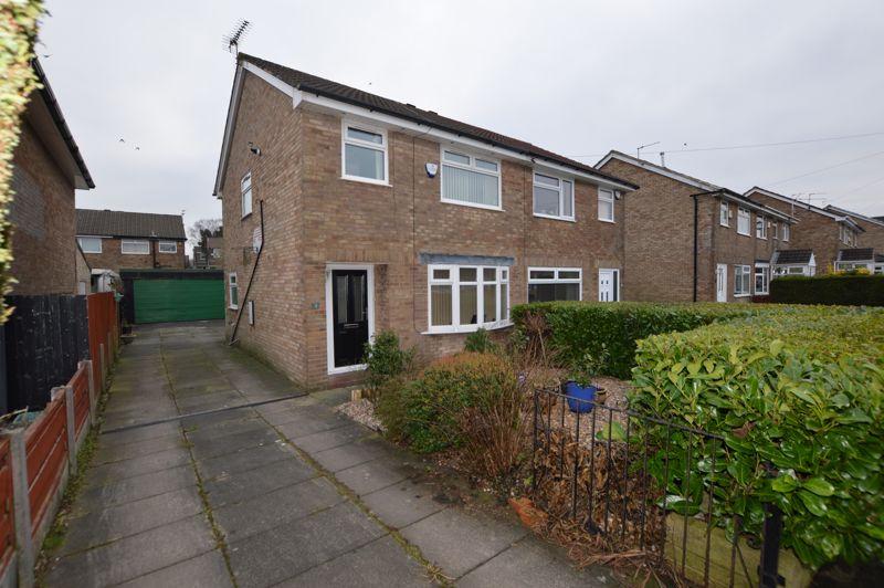Highwood, Rochdale, OL11 5XP 3 bed semidetached house £215,000