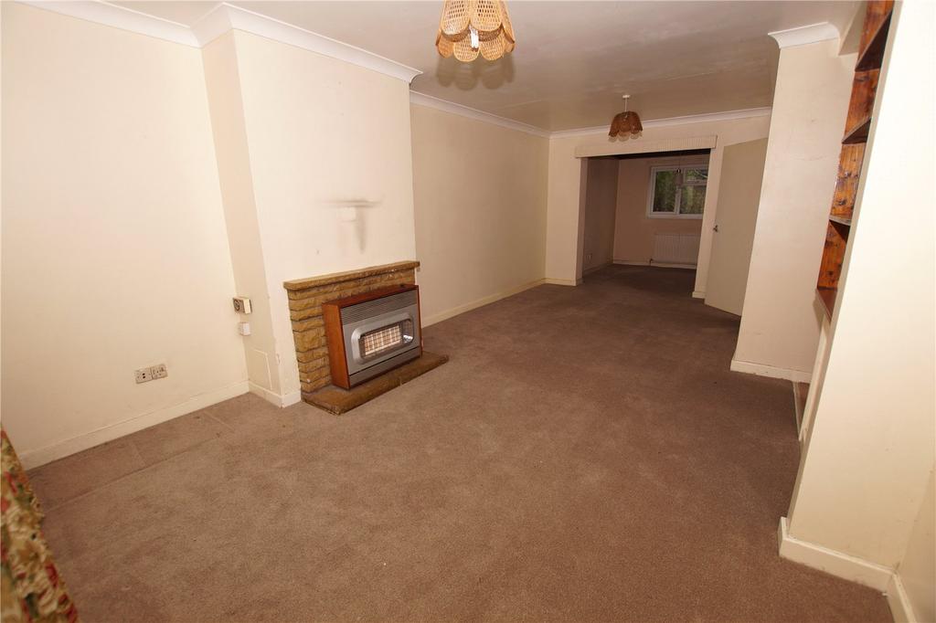 Hinton Close, Blandford Forum... 3 bed semidetached house £300,000
