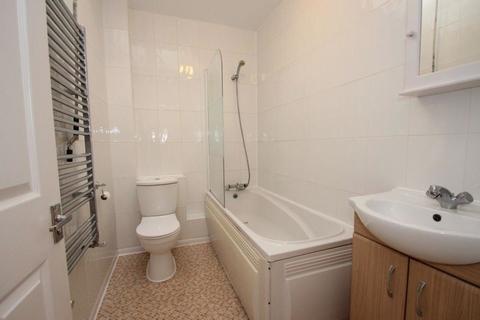 2 bedroom apartment to rent, Roman Road, London E3