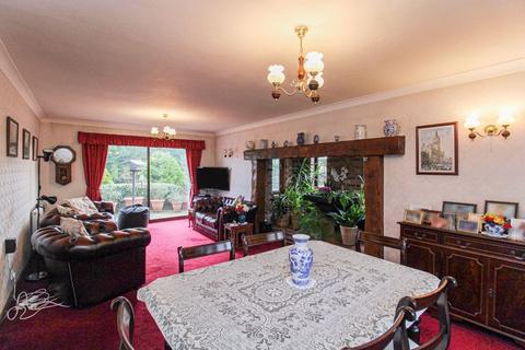 1 Heathview, Leek, ST13 7AT