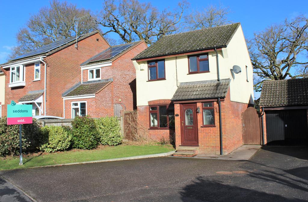 Headweir Road, Cullompton, Devon, EX15 3 bed detached house £275,000