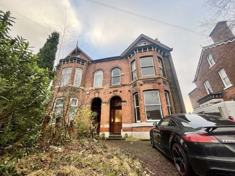 Manchester Road, Swinton, Manchester 6 bed semidetached house £400,000