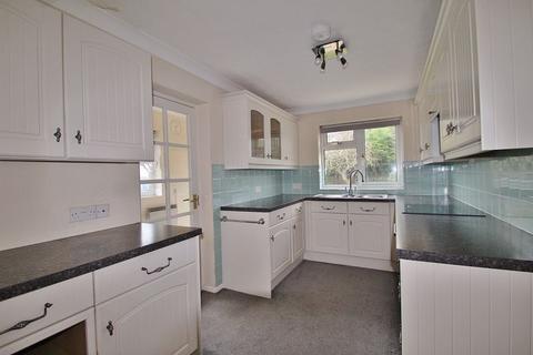11 Busbys Close, Clanfield, Bampton, OX18 2RD