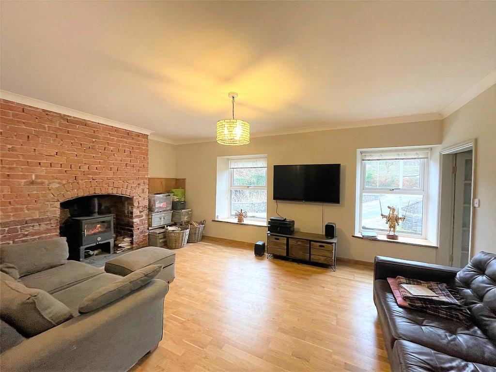 Glanafon, Commins Coch, Machynlleth... 4 bed semidetached house £235,000