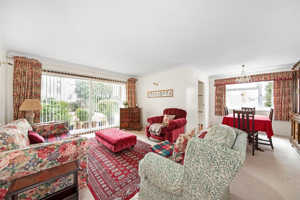 Waylands Mead, Beckenham 2 bed flat for sale £500,000