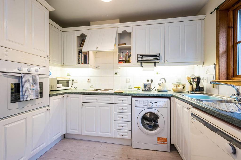 2 Croft Wynd, Milnathort 2 bed semidetached bungalow £210,000