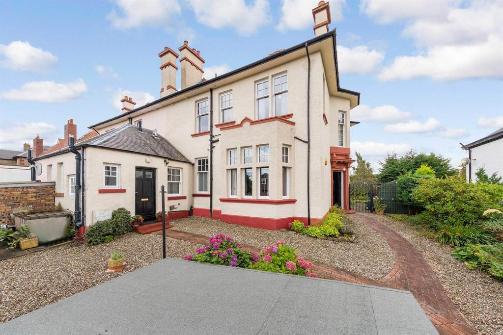 30 Garvock Hill, Dunfermline, KY12 7UU 5 bed semidetached house £490,000