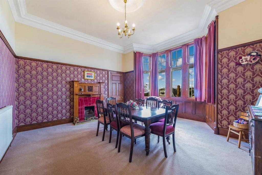 30 Garvock Hill, Dunfermline, KY12 7UU 5 bed semidetached house £490,000