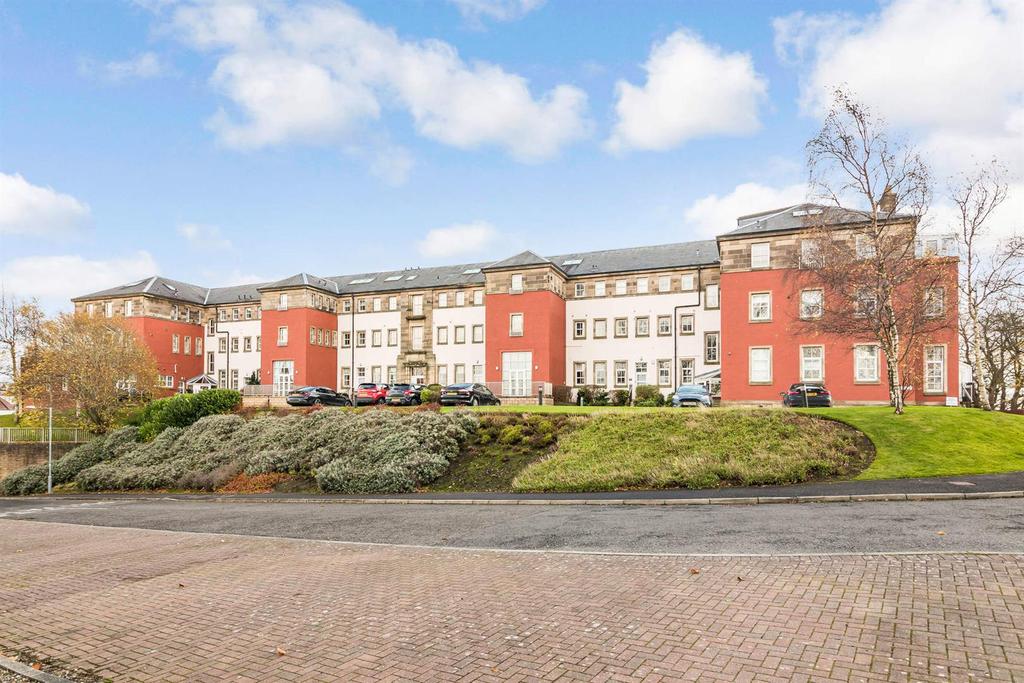 25 St Leonards Hill, Dunfermline... 3 bed apartment £250,000