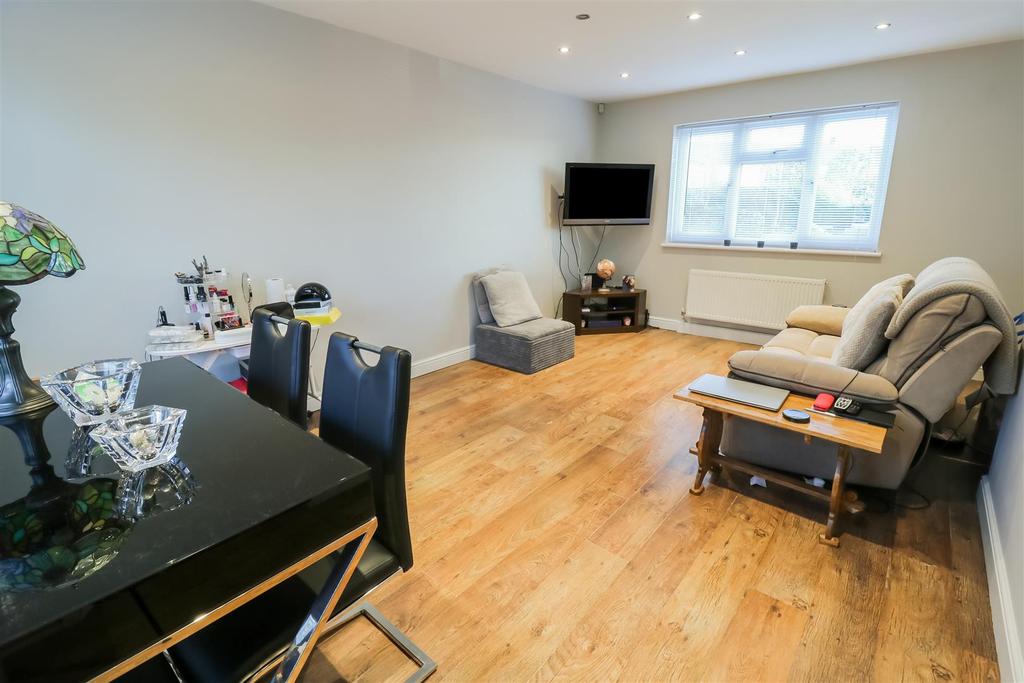Ryecroft, Harlow 2 bed end of terrace house £300,000