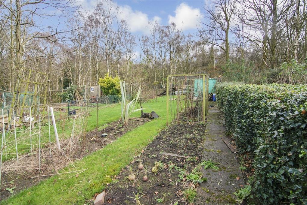 Wood Walk, Wombwell, BARNSLEY 3 bed semidetached house £225,000