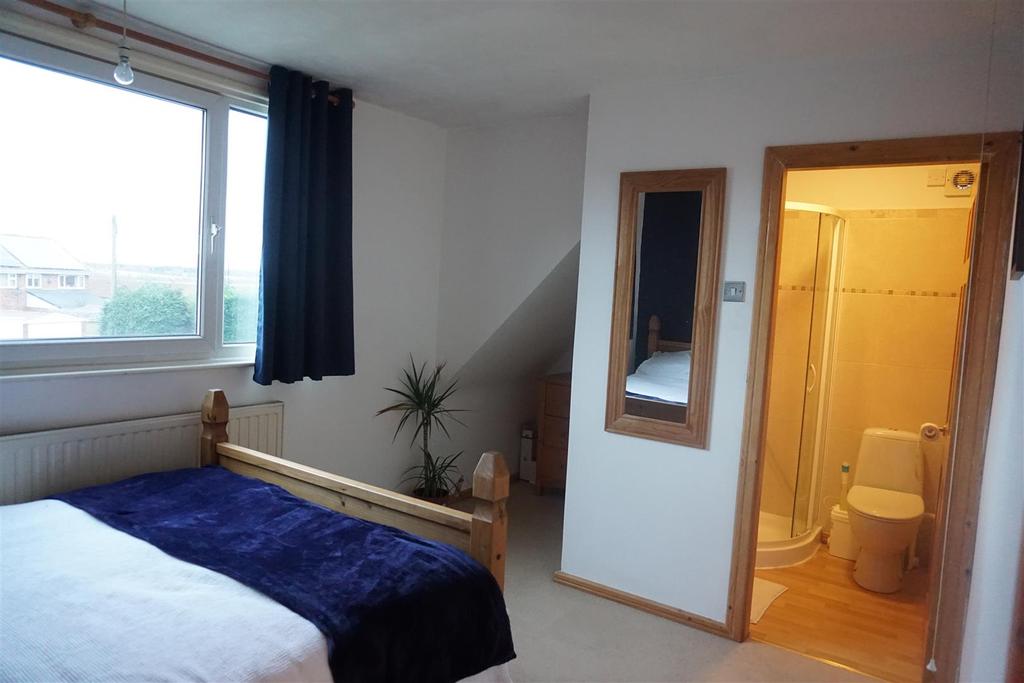 Cheriton Avenue, AdwickLeStreet... 3 bed semidetached house £160,000