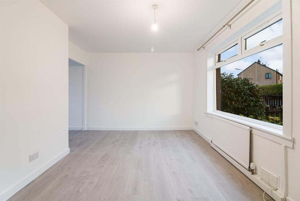 100 Sinclair Drive, Cowdenbeath, KY4 9NY 3 bed semidetached house £