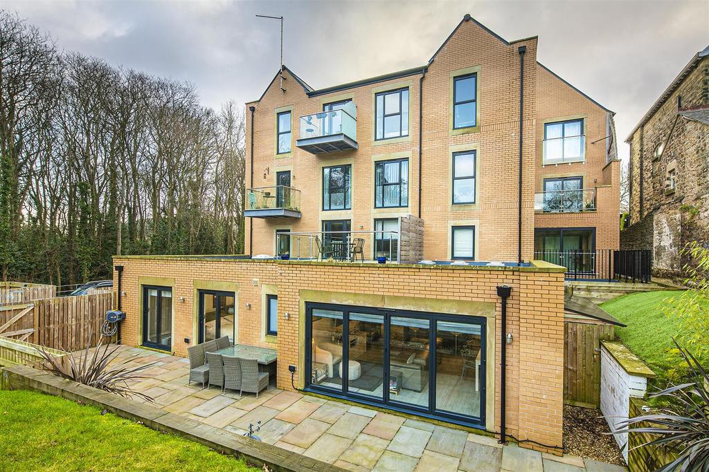 Apartment 1 Dore Glen, Ryecroft Glen Road, Dore, S17 3RA 2 bed flat £400,000
