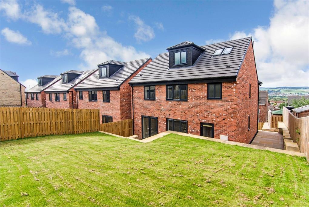 The Views, New Road, Staincross, BARNSLEY 5 bed detached house £395,000