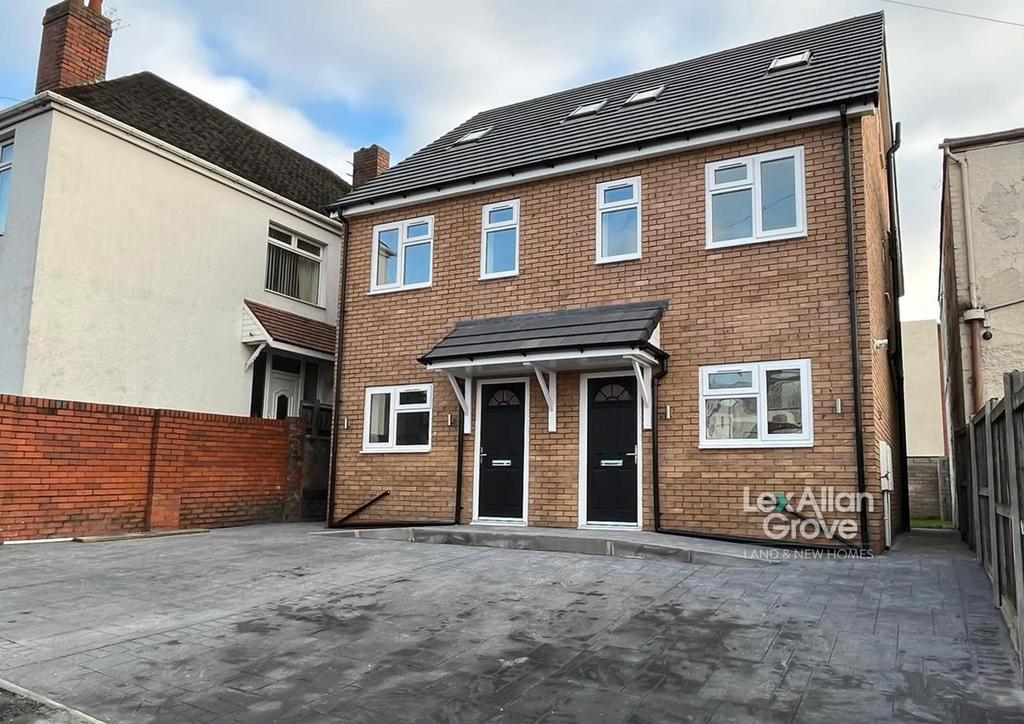 Waterfall Lane, Cradley Heath 3 bed semidetached house £220,000
