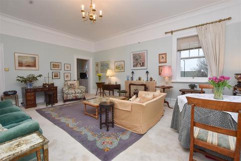 4 bedroom flat for sale - Buxton Road, Eastbourne