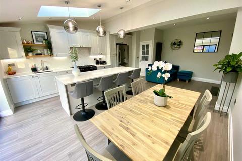 42 Daisy Road, Brighouse, HD6 3SX