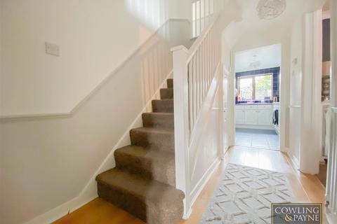 34 Doeshill Drive, Wickford, SS12 9RD