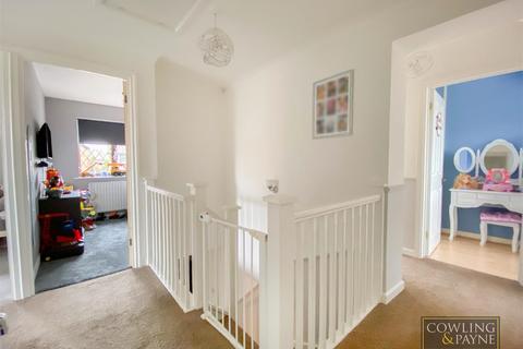34 Doeshill Drive, Wickford, SS12 9RD