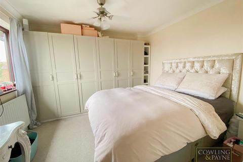 34 Doeshill Drive, Wickford, SS12 9RD