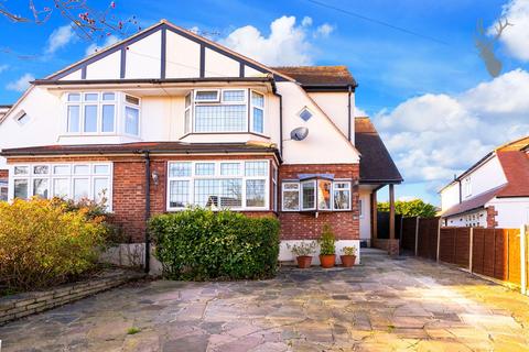 6 Heath Drive, Theydon Bois, Epping, CM16 7HL