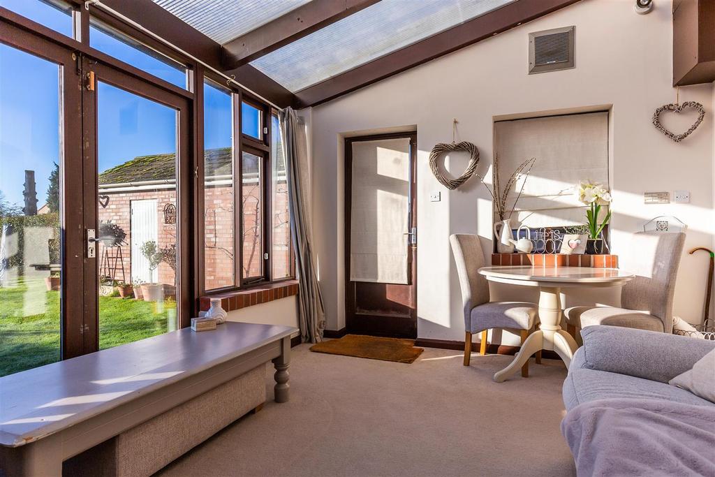45 Washingborough Road, Heighington, LN4 1 QW-22.jp