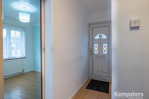18 Edith Way, Corringham, Stanford-le-hope, SS17 9AF