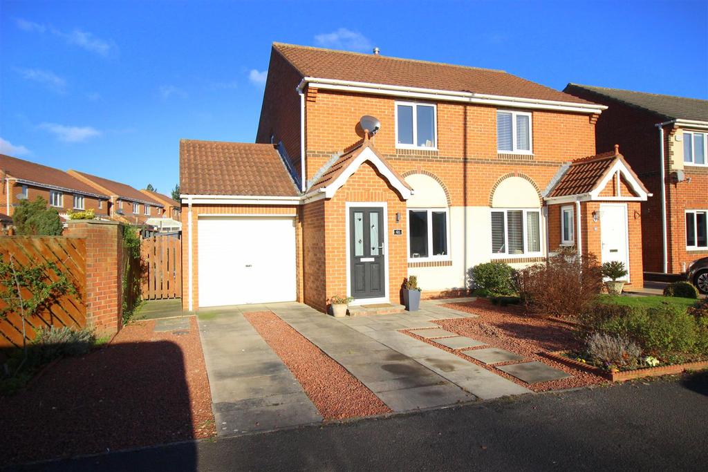 Charnwood Drive, Faverdale, Darlington 2 bed semidetached house £155,000