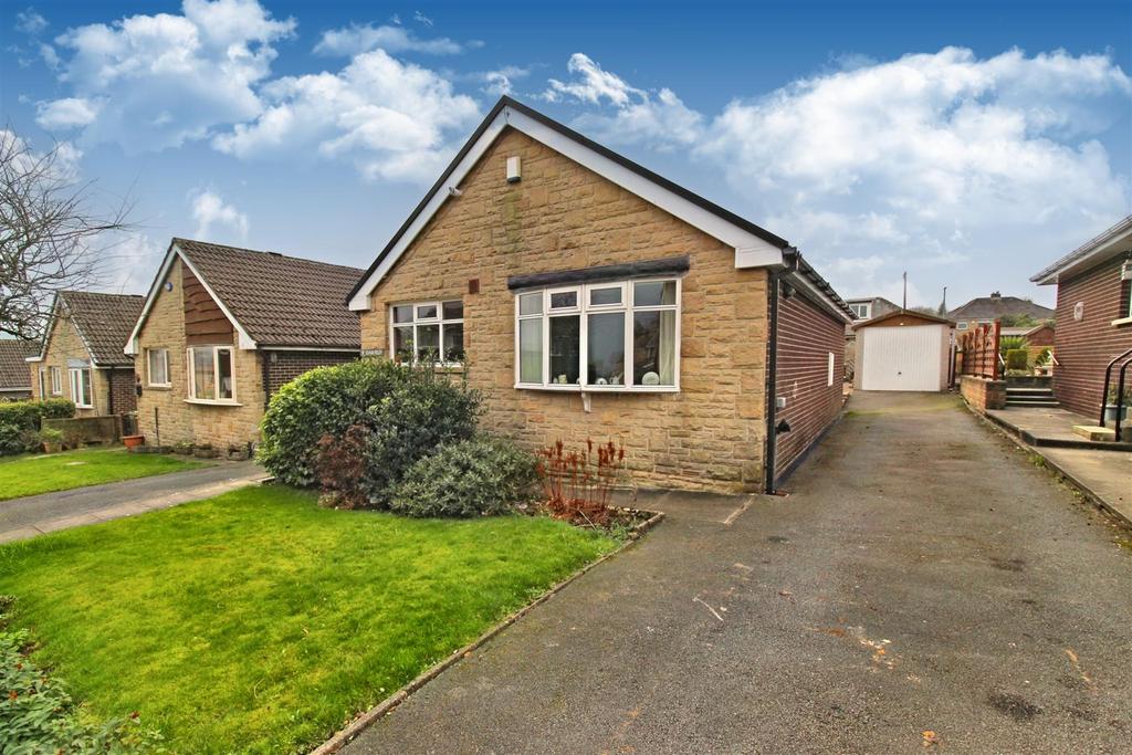 Oak Avenue, Meltham, Holmfirth, HD9 5PN 2 bed detached bungalow £250,000