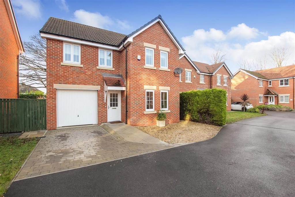Glaisdale Court, Darlington 4 bed detached house £325,000