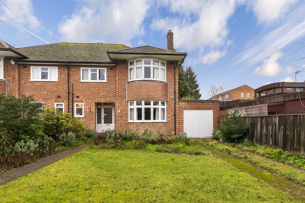 Kingston Lane, Teddington 4 bed semidetached house £1,200,000