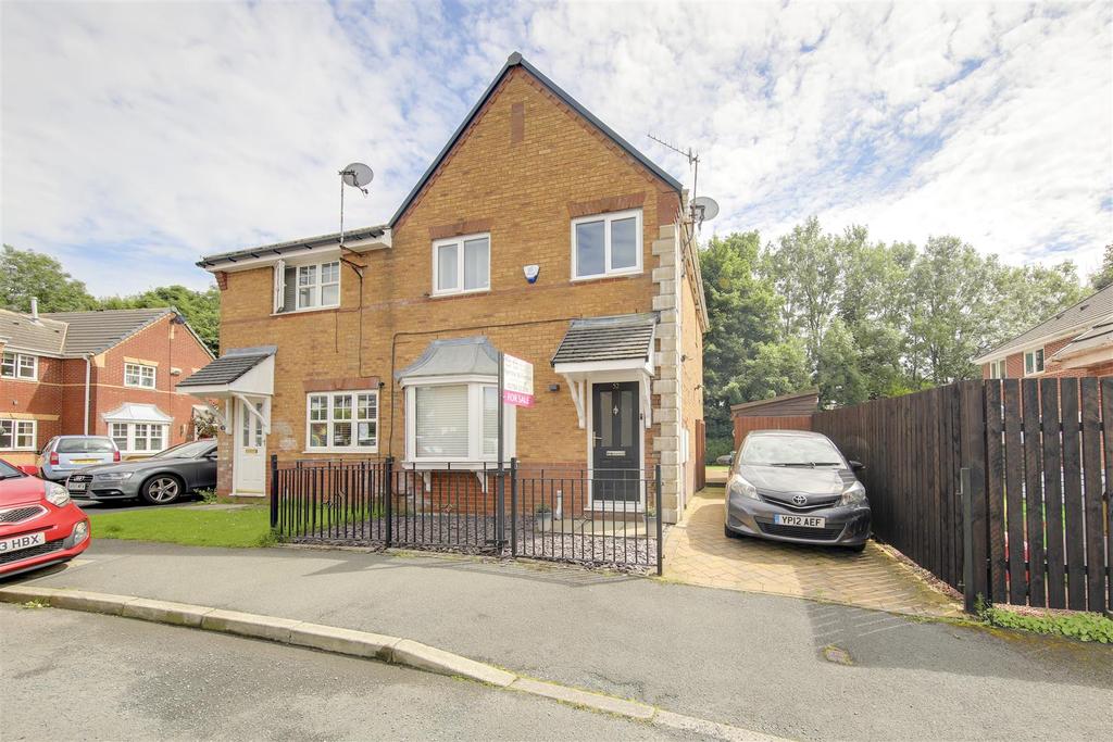 Fields Road, Haslingden, Rossendale 3 bed semidetached house £240,000
