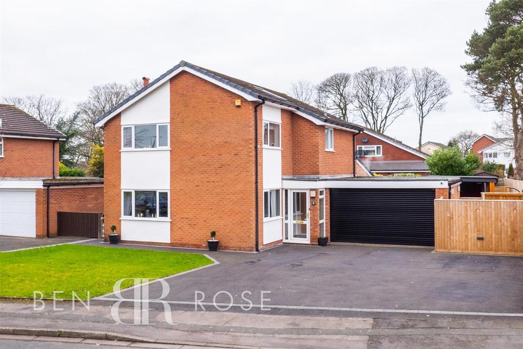 Meadowcroft, Euxton, Chorley 4 bed detached house £464,995